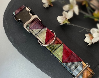 Set collare e guinzaglio per cani Harlequin: motivo colorato fatto a mano per un cucciolo alla moda.
