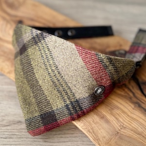 Hunter dog bandana, balmoral tweed, green, red