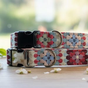 かぎ針編みの犬用首輪、パステルカラー、サイドリリースバックル、シルバー、ブラックプラスチック