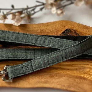 Plain green dog lead