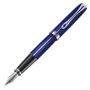 Diplomat Excellence A2 vulpenpunt maat M - skyline blauwe chromen rand, luxe pennen, klassiek schrift
