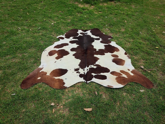 牛革ラグ 茶色と白の斑点