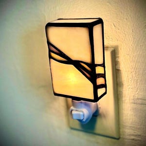 手作りステンドグラスのナイトライト