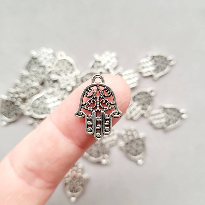 20pcs Antique Hamsa Palm Charms 20x15mm Vintage Tibetan Pendant Charm Jewelry Ma 20pcs Antique Hamsa Palm Charms 20x15mm Vintage Tibetan Pendant Charm Jewelry Ma