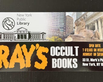 Juego de marcapáginas de Ray sobre ocultismo y la Biblioteca Pública de Nueva York. Ambos de doble cara.