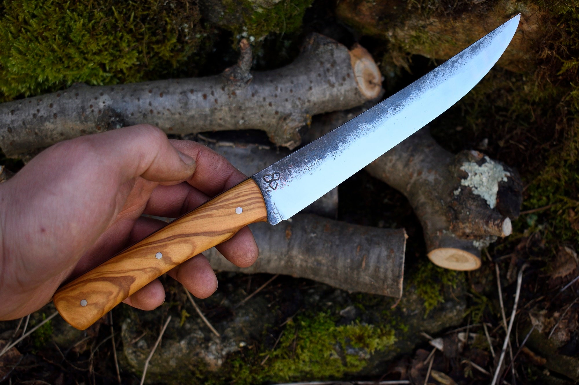 Couteau de Cuisine Manche en Olivier, Artisanal, Forgé Main, Brut Forge, Plate Semelle, Bois