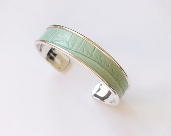 Bracelet/ Cuff/ Brass and leather jonc