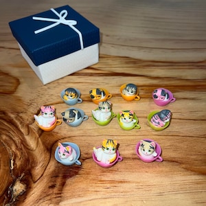 Super süße Cup Cats, Set mit 12 Katzen, Katzenminiaturen, 1 * 3.1", mit schöner Geschenkbox