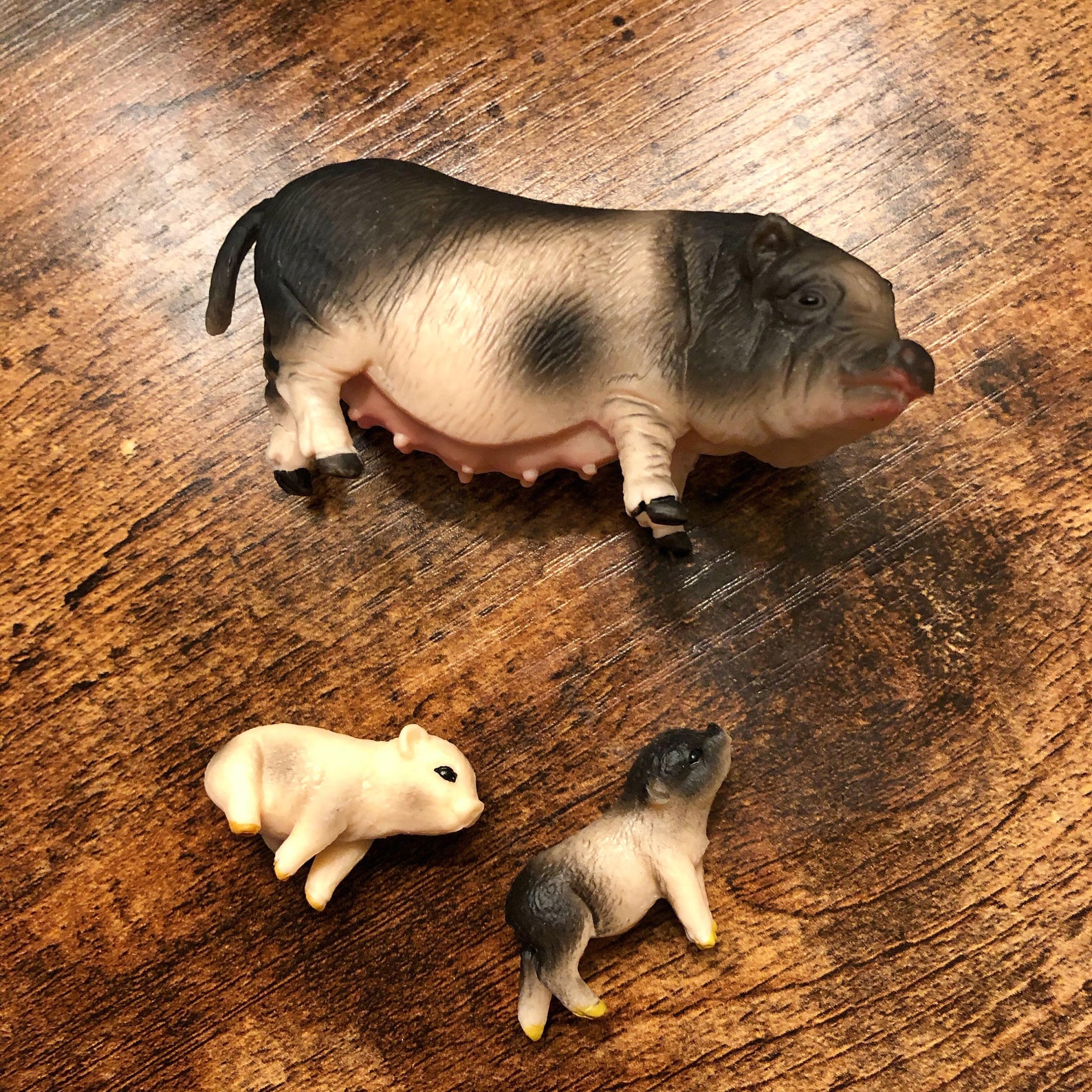 Adorable Pig Figurines Pig Miniatures Set of 3 Mom and 2 Etsy
