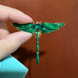 Beautiful Dragonfly Pin with Velvet Pocket, Emerald Color Dragonfly,  2&quot; X 2.75&quot;