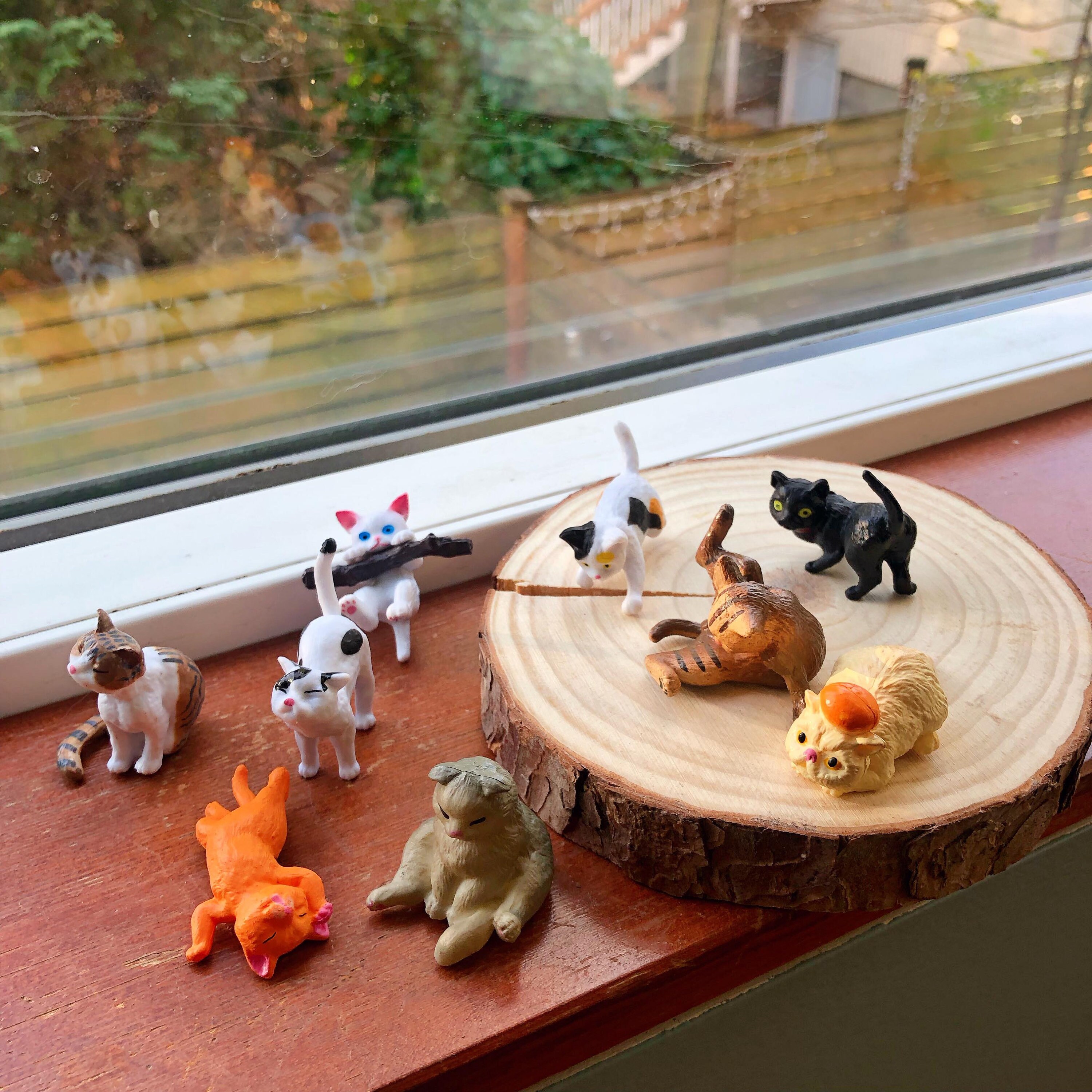 9 Pcs Cute Cat Figurines - Miniature Resin Cat Statues For Cake Decorating & Garden Displays