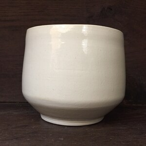 Ceramic bowl, earthenware bloomed.