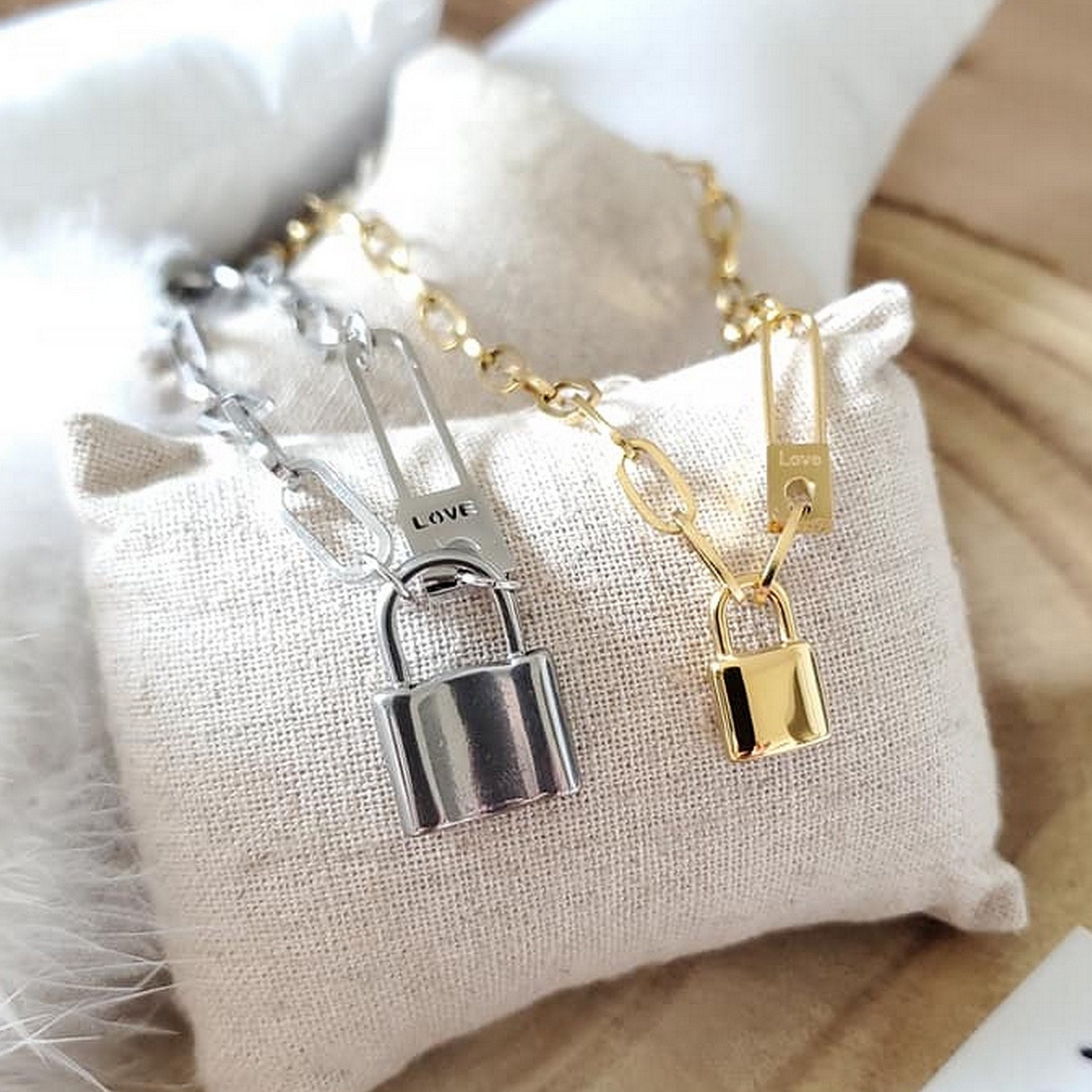 Hermès Cadenas HERMES Cadena 107 Argent Auth hk287 Métal Argenté ref.482284 - Joli Closet