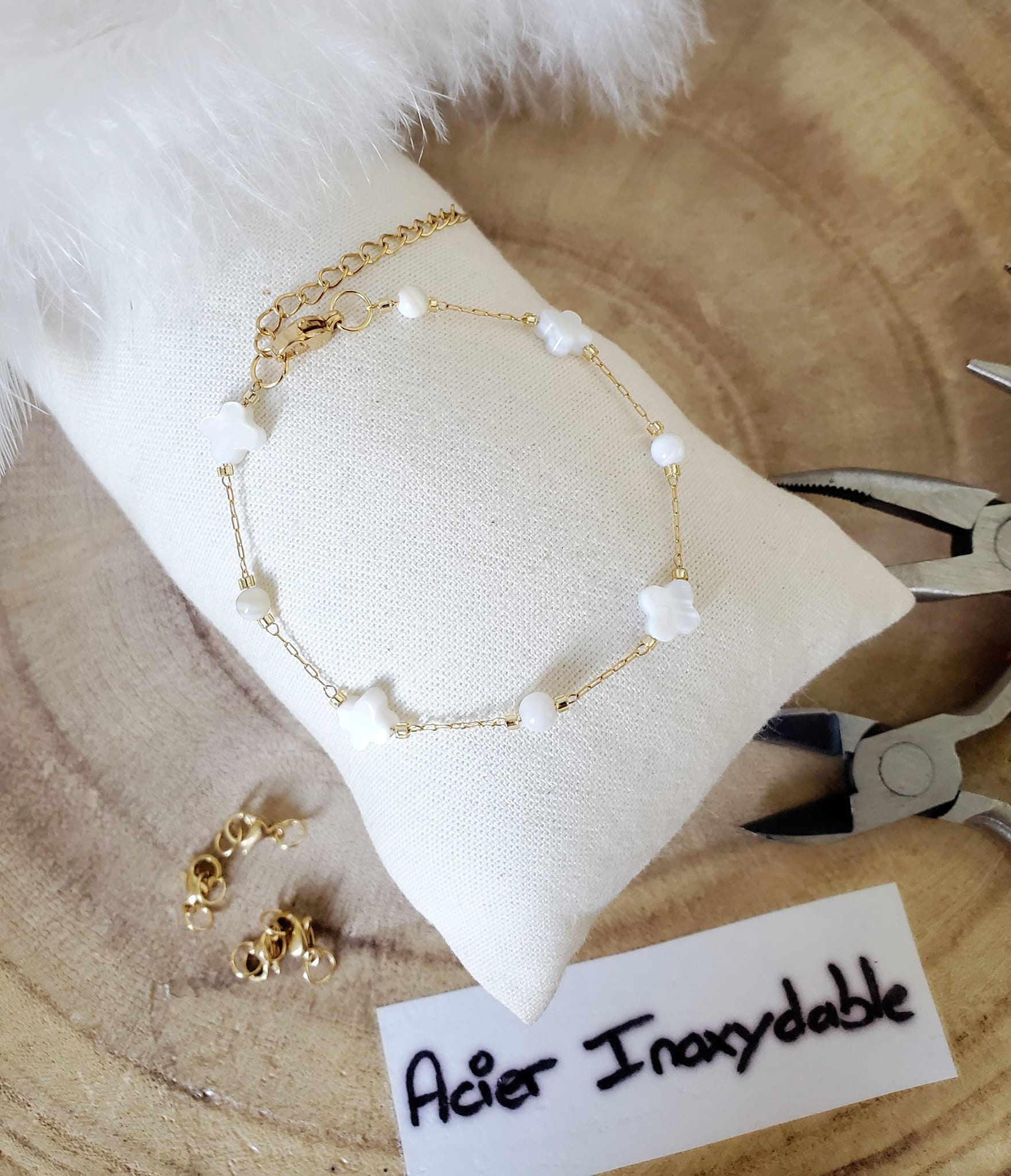 Bracciale a maglie a trifoglio in acciaio inossidabile 304 con ciondoli in perline di vetro per donna all'ingrosso