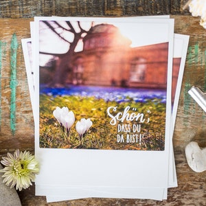 Karlsruhe Postkarte "Schön, dass Du da bist!" im Polaroid Stil | individuelles Handlettering Foto-Gruß mit Blumen zum Valentinstag | Nr. 137