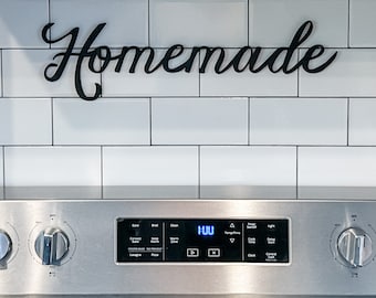 Signo casero / Signo de madera sobre la estufa / Signo de cocina / Regalo de bienvenida / Decoración de la granja / Hogar dulce hogar / Signo de la granja / Corte láser