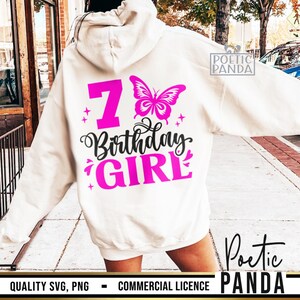 K&ouml;nnte beinhalten: Wei&szlig;er Hoodie mit einem rosa Schmetterling und dem Text "7 Birthday Girl" auf der R&uuml;ckseite.