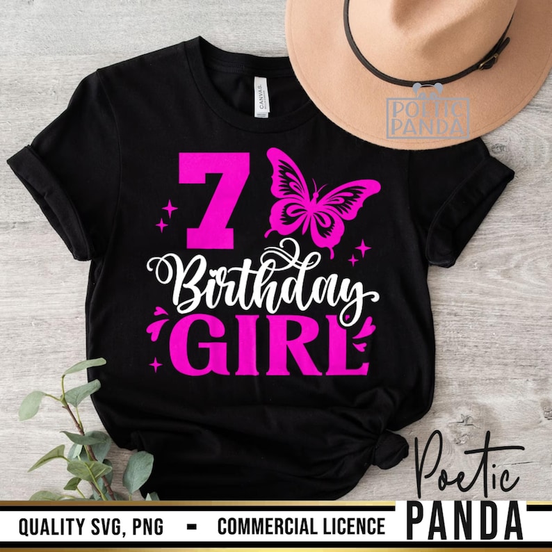 K&ouml;nnte beinhalten: Schwarzes T-Shirt mit einem rosa Schmetterling und dem Text "7 Birthday Girl" in rosa.