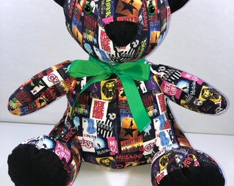 Ours en peluche de la comédie musicale Broadway. Fabriqué sur commande. (Théâtre, spectacle, pièce de théâtre, cadeau, West End, marchandise d'acteur, pièce de théâtre)