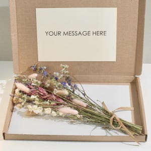 Englischer Wildblumen Letterbox Trockenblumenstrauß