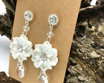 Crystal drop earrings.  Flower dangle earrings.  White earrings with crystal.