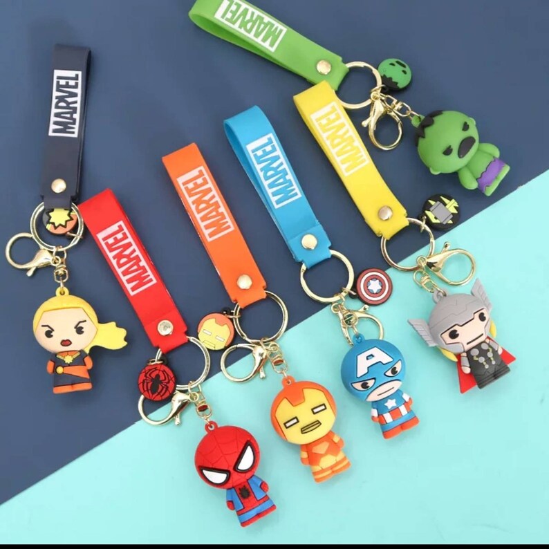 Marvel Keyrings keychains Pendant Disney Avengers cartoon Superhero Personalised Accesory keys 