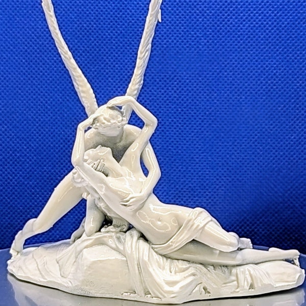 Dekorative Skulptur "Amor & Psyche" 3D Druck Replica aus Resin auf Pflanzenbasis antike Dekoration Handarbeit weiß lackiert  Kunst Romantik