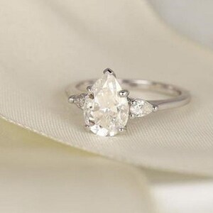 Pear Cut Moissanite Engagement Ring,14K White Gold Three Stone Anniversary Ring,Pear Wedding Ring For Brides, Promise Ring, Anniversary Gift