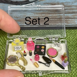 Dollhouse miniature makeup set