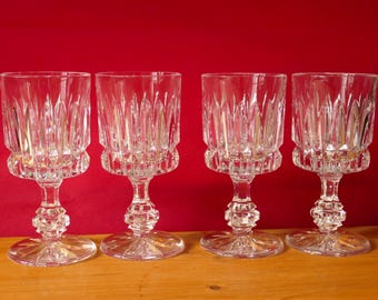 Stare kieliszki do wina, zestaw 4 kieliszków ze szkła ciętego z Niemiec