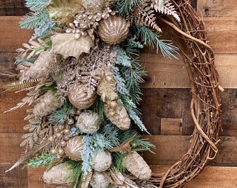 Christmas Wreath ,Winter Wreath ,Champagne  Christmas Wreath, Modern Farmhouse Wreath ,Front Door Wreath, Holiday Front Door Wreath