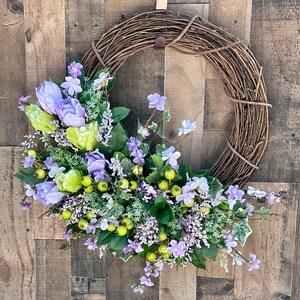 Spring Tulip Wreath, Spring Front Door Wreath , Front Door Décor, Tulip Wreath , Grapevine Wreath ,Everyday Wreath , Floral Wreath