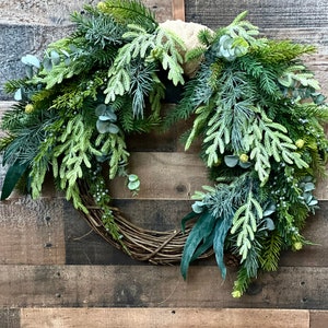 Holiday Wreath , Christmas Wreath ,Greenery Wreath , Farmhouse Christmas , Front Door Décor , Pine Wreath, Holiday Décor, Front Door Wreath