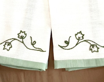 Pair of Handmade Linen Placemats - Green Cotton Trim - Green Leafy Vine Enbroidery - Free Shipping