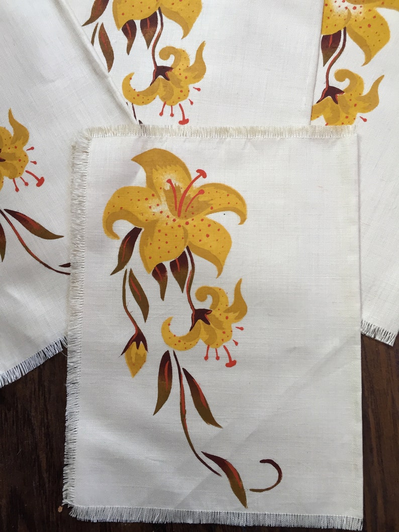 Quatre sets de table en lin broderie liquide motif Tiger Lily livraison gratuite image 1