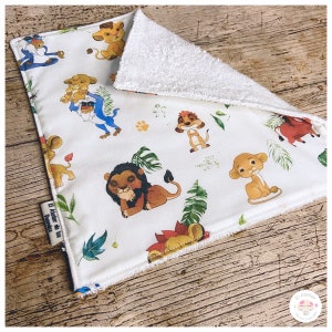Toalla multiusos para los bebes y pequeños " El Rey León. Paño o servilleta de tela absorbente para bebés y pequeños