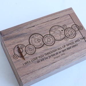 Caja para anillos del Dr. Who, caja para joyas del Dr. Who, caja para anillos de boda del Dr. Who, caja para anillos Gallifreyan del Dr. Who, caja personalizada grabada en madera
