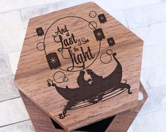 Caja para anillos de Disney Enredados, caja para anillos de boda con propuesta de Rapunzel, caja para joyas de princesa y príncipe, regalo de Disney, caja de compromiso con símbolo del sol enredado