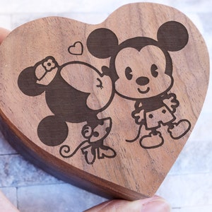 Mickey and Minnie Chibi Proposal Box, Disneyland Gift, Disney Kiss Jewelry Box, Disney Engagement Ring Box, Disney Wood Engraved Ring Box