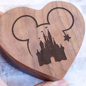 Mickey Mouse Proposal Box, Minnie Mouse Gift, Disneyland Wedding Ring Box, Disney Wedding Band Box, Wood Engraved Ring Bearer, Disney Gift