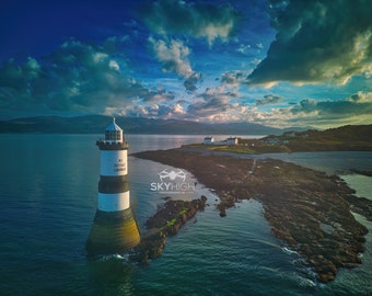 Penmon point Leuchtturm, Anglesey Druck. Trwyn Du Lighthouse Druck . Walisischer Leuchtturm .Anglesey Leuchtturm Beaumaris, Seelandschaft, am Meer