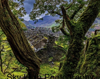 Anglesey Kaserne Druck, Dinorwic Steinbruch, Llanberis, Snowdonia Druck. Wandkunst Nordwales Print, Schiefersteinbruch, Wald, Landschaft