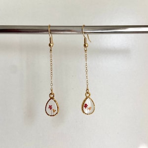 Teardrop Flower Dangle Earrings, Real Pressed Flowers, Custom Dainty Minimalist Resin Earrings, Gold Huggies Clip On, Bridesmaids Gift