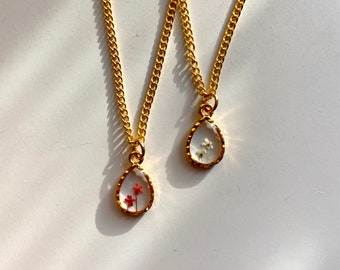Collar de resina con forma de lágrima: flores prensadas auténticas, colgante de oro