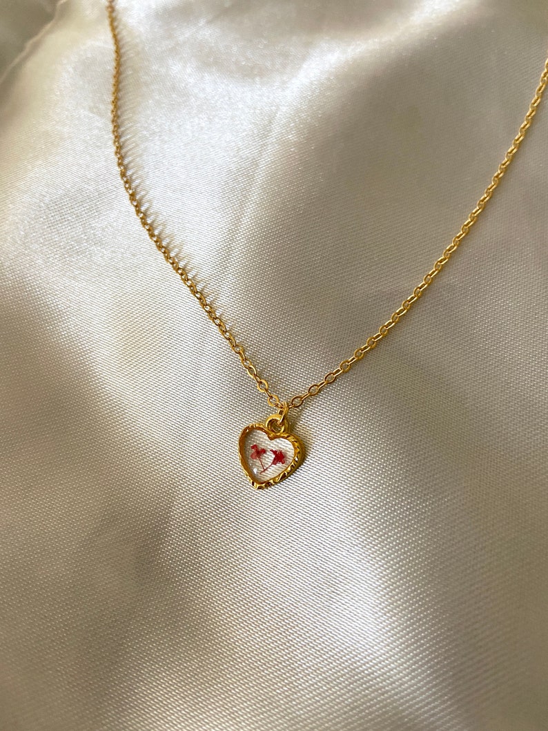 Small Flowered Heart Flower Necklace, Real Pressed Flowers, Custom Tiny Dainty Minimalist Resin Necklace Pendant, Gold Necklace image 2