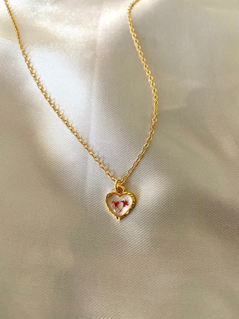 Small Flowered Heart Flower Necklace, Real Pressed Flowers, Custom Tiny Dainty Minimalist Resin Necklace Pendant, Gold Necklace image 1