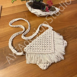 Macrame Shoulder Bag, Handle Purse, Bohemian Macrame Handbag, Handwoven Beach Bag, Crochet Tasseled Bag, Macrame Tote Bag