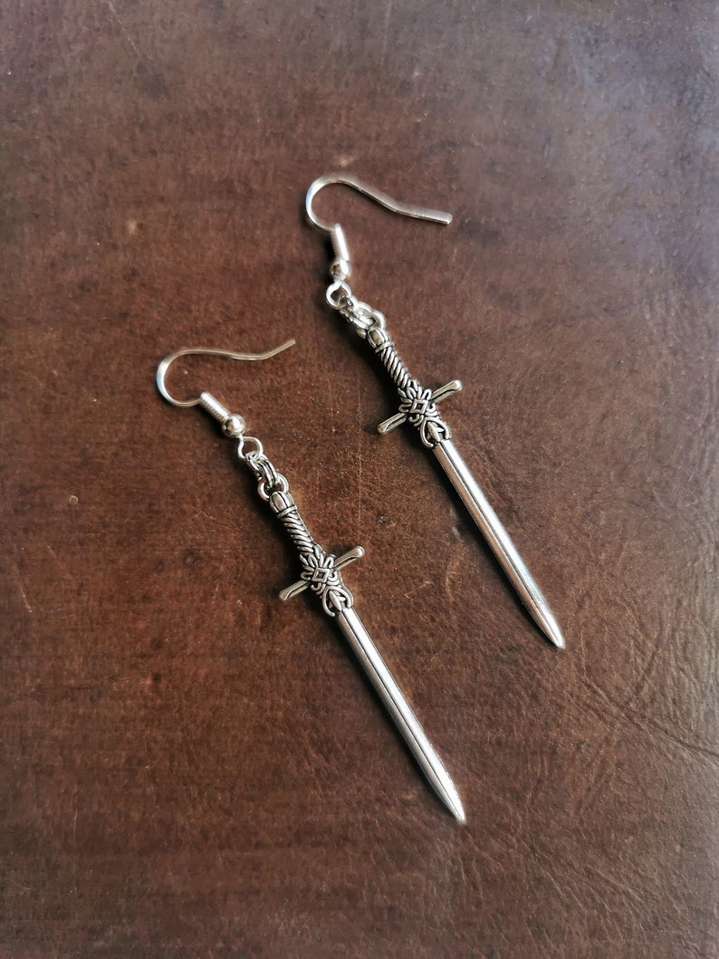 silver sword earrings the book of knights zdjęcie 3