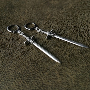 silver sword earrings the book of knights image 1