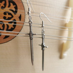 silver sword earrings the book of knights image 6